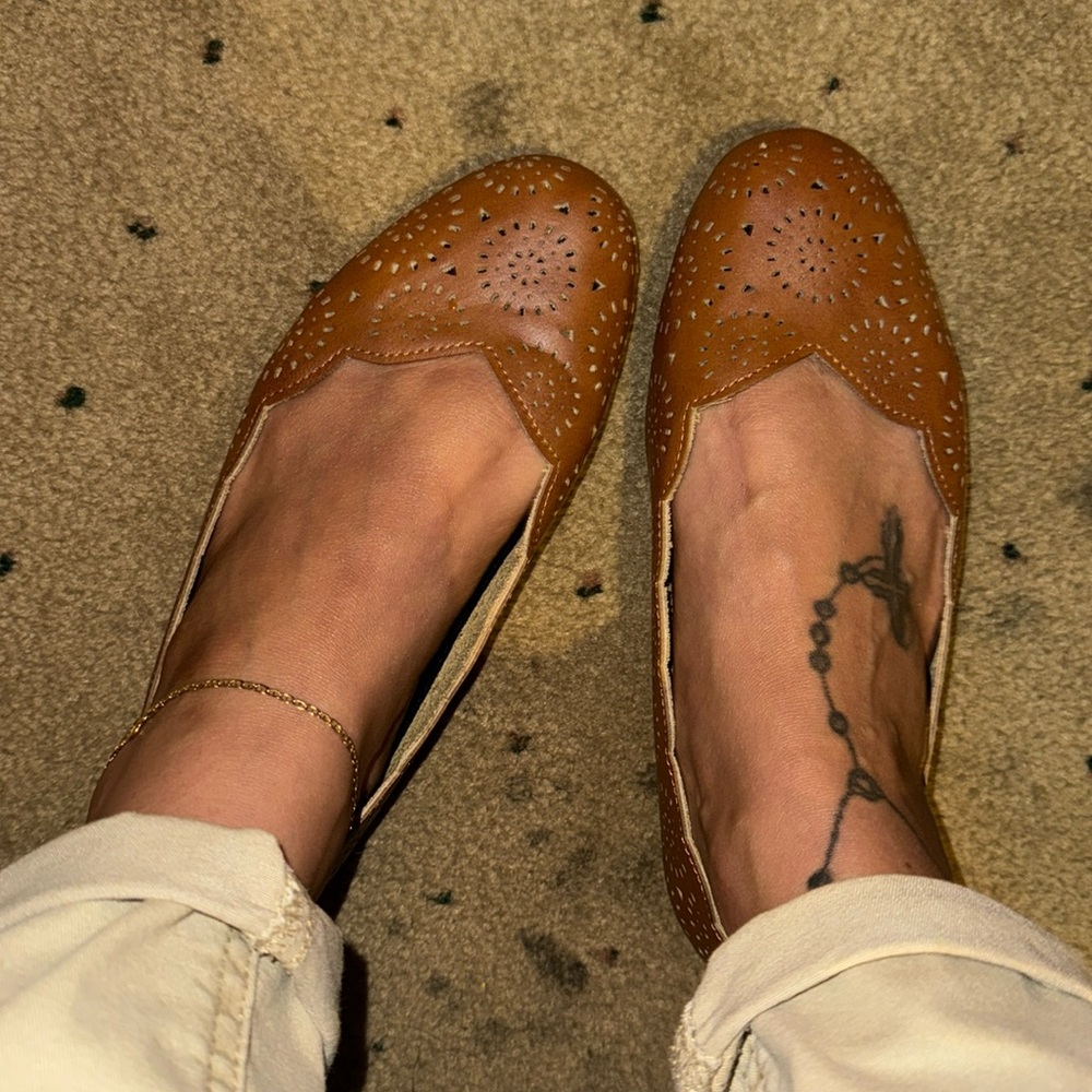 Pre-loved brown flats